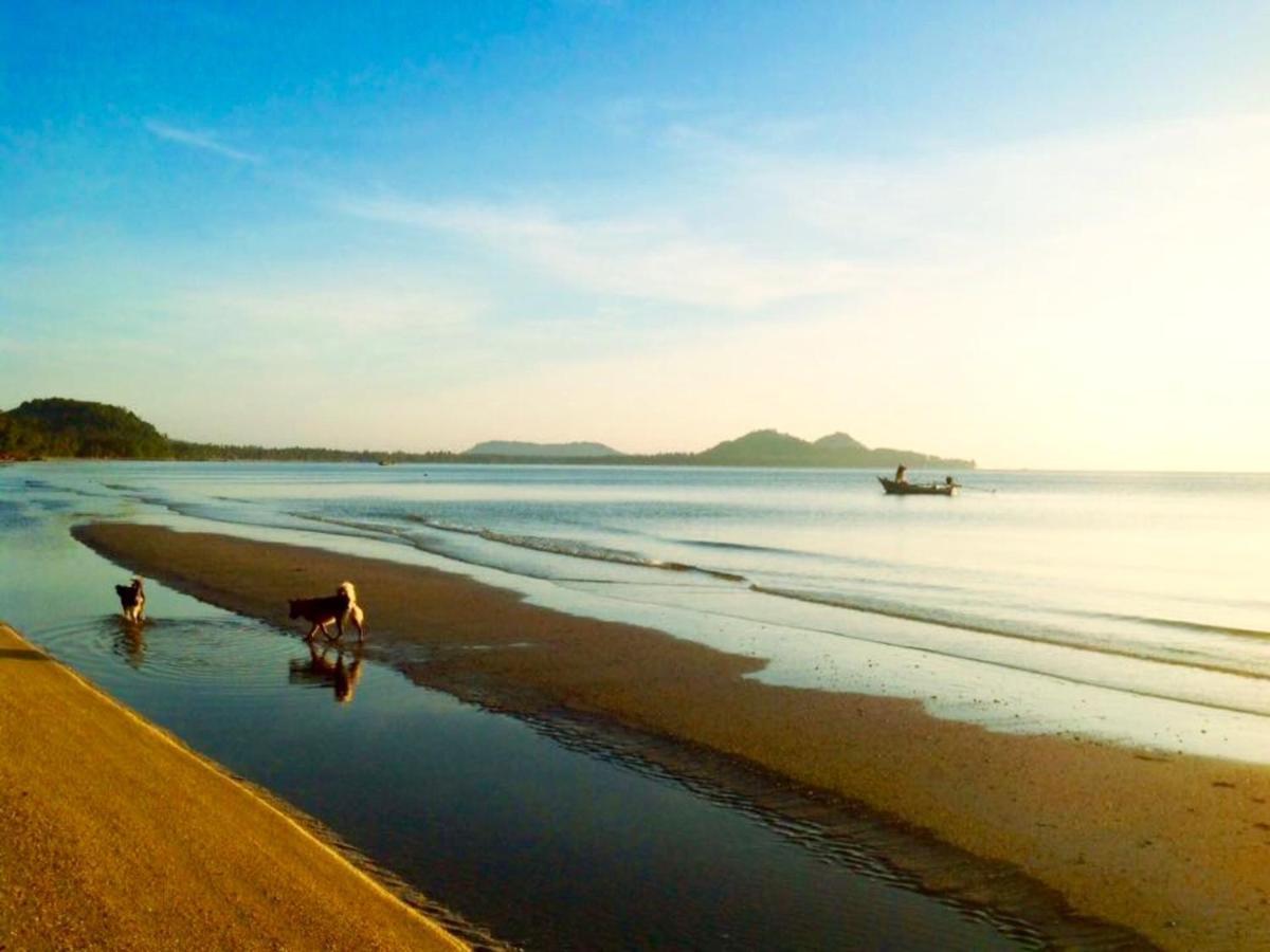 Ban Tawansongfa Hotel Lang Suan ภายนอก รูปภาพ