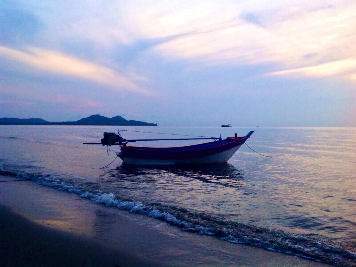 Ban Tawansongfa Hotel Lang Suan ภายนอก รูปภาพ