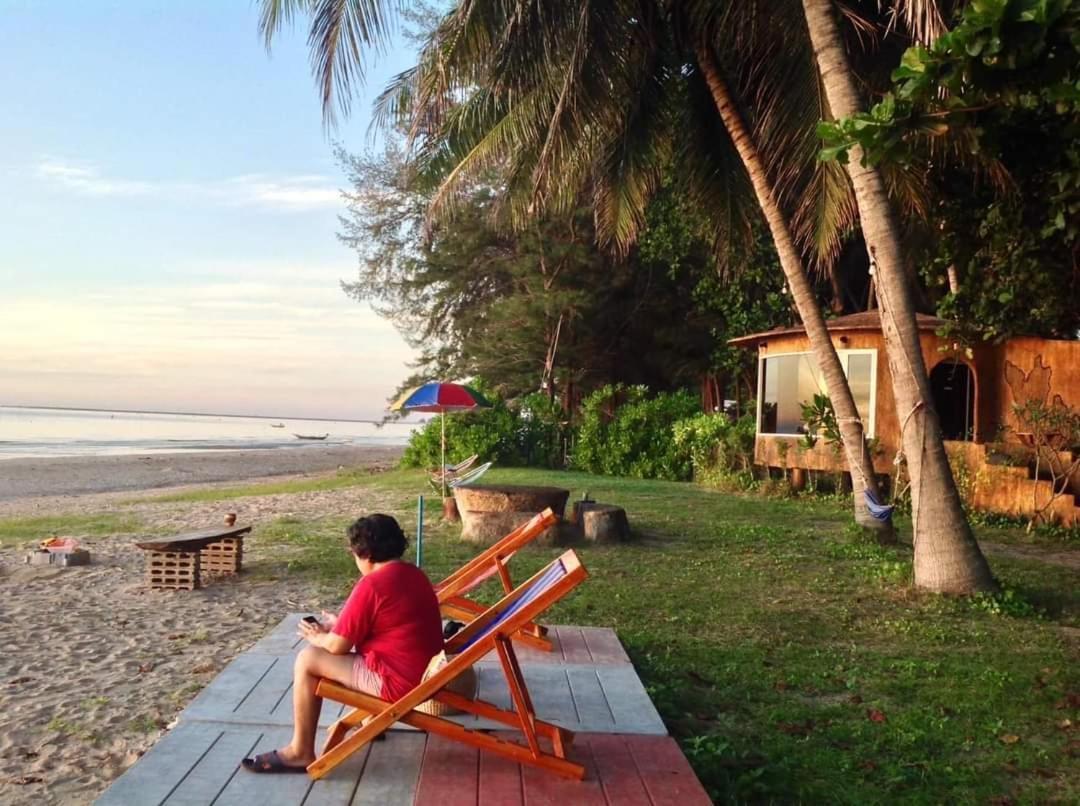 Ban Tawansongfa Hotel Lang Suan ภายนอก รูปภาพ