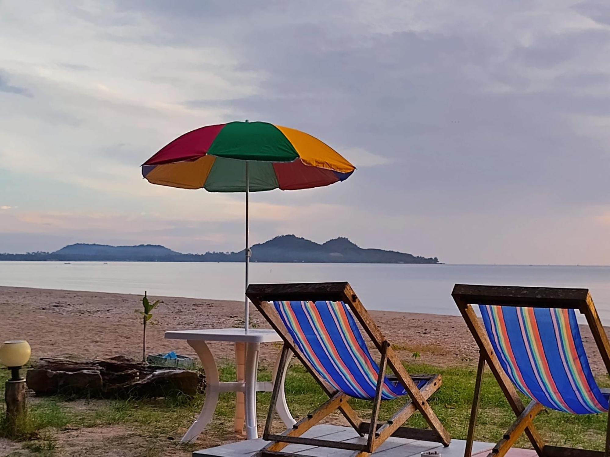 Ban Tawansongfa Hotel Lang Suan ภายนอก รูปภาพ