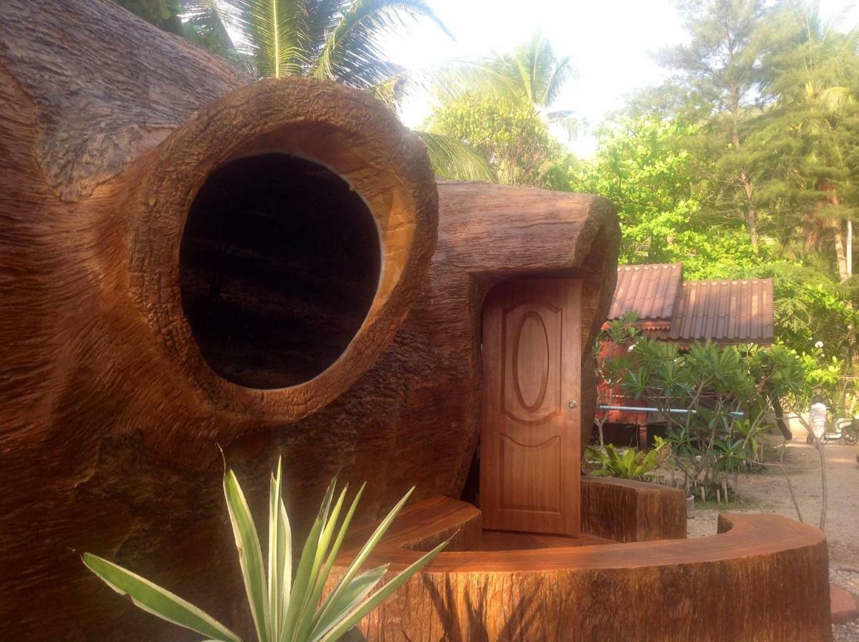 Ban Tawansongfa Hotel Lang Suan ภายนอก รูปภาพ